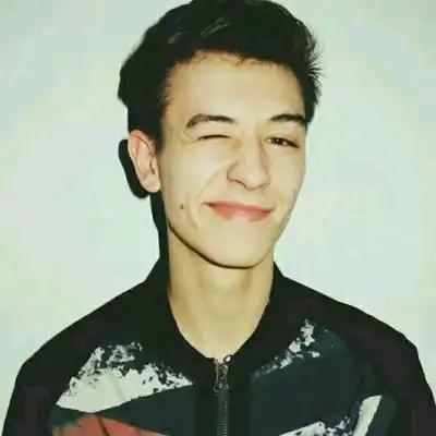 感谢你是亲过我的人,欧美情侣头像两张一对
