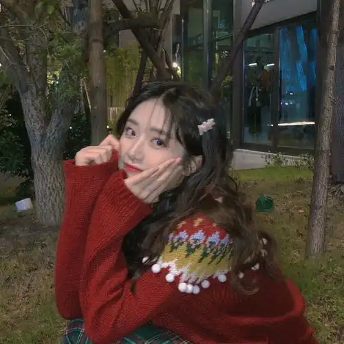 适合新年换上的红红火火的女生头像
