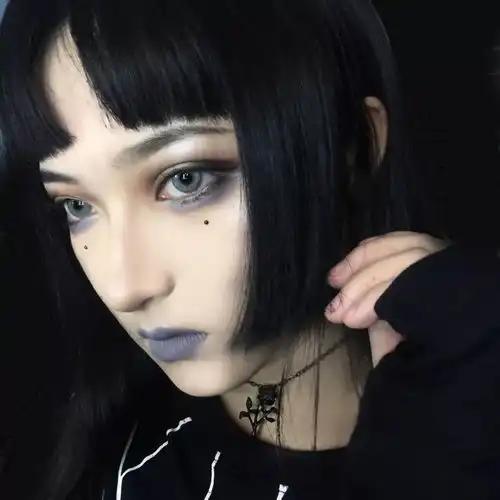 暗黑少女梅雯