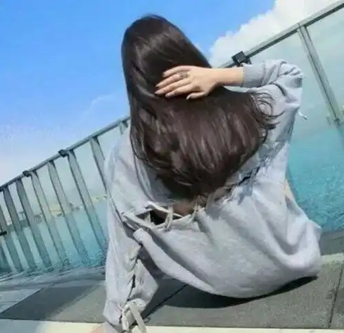 我嫁人姐夫送20万陪嫁,姐姐得知后大闹,我妈说句话,她踹门离开