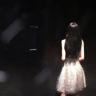 优雅文静有内涵头像微信头像女背影唯美