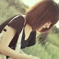 qq清纯女生含有风景的头像找出来看看
