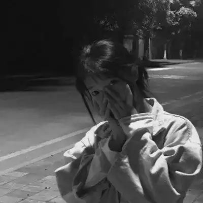 黑色系偏丧女头像,心若向阳美好的事物伴随着我