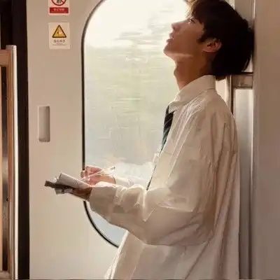你家小男孩也会吃醋的