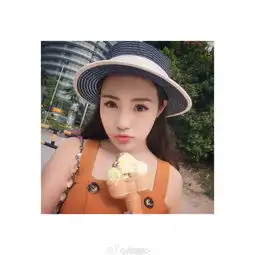 组图长发女神晒出性感写真小秀白嫩长腿