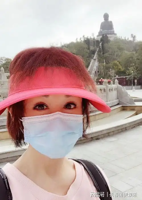 71岁潘迎紫近照曝光,肌肤白皙容颜不改,被赞为逆生长女神