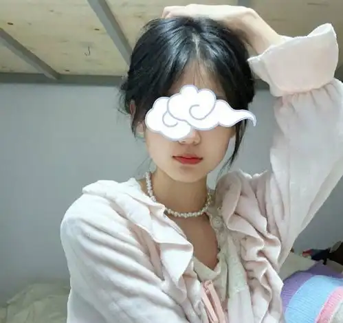 19岁小伙将20岁女孩骗上床,还让她当了小三,事后把她塞进行李箱