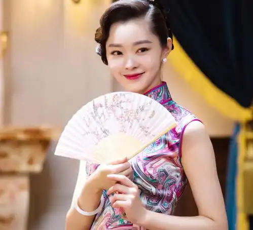 同是穿旗袍,一位优雅,一位碧玉,唯独她穿出了精髓,网友不愧是旗袍女神