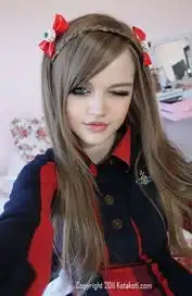 最像假人的少女你想要的她都有