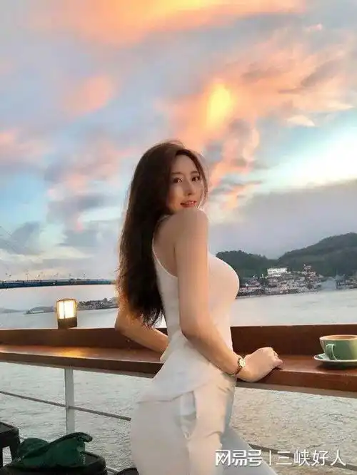 等一个人,去访山谒水,追一场日落