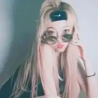 痞女头像有点小帅有点痞的女头