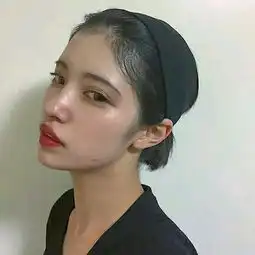 金孝善短发女神头像壁纸