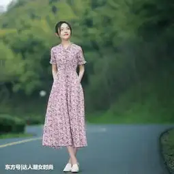 不论什么季节都少不了碎花连衣裙,清新温柔,还你一个少女梦