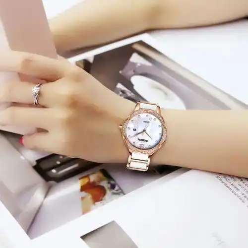 女人为何要戴手表应戴左手还是右手