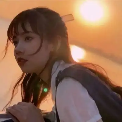 落日余晖待你而归阳光女头