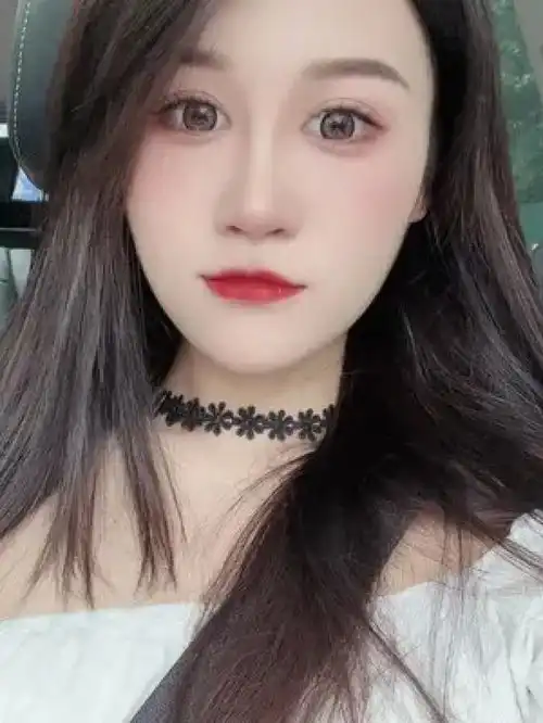 有人恋爱有人劈腿有人从年头寡到年尾圆脸女孩治愈系笑容