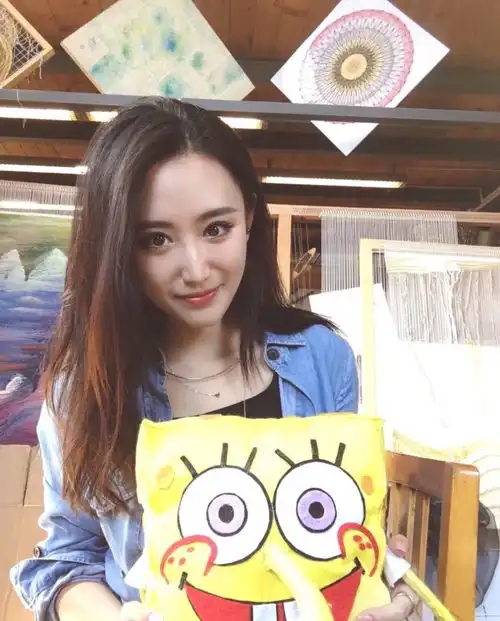 清华美女学霸研究生晒照颜值爆表偏靠才华
