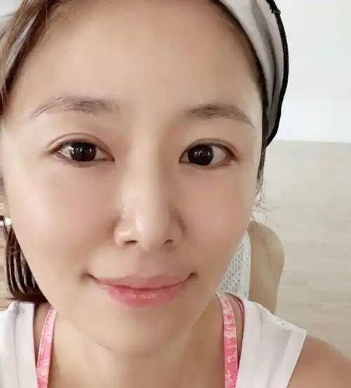 林心如陷工作室注销风波后首更博,发文送中秋祝福,看样子状态不错