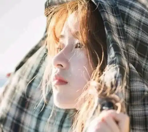 女生不注意这3种行为,脸盘会越来越大,异性都不敢直视