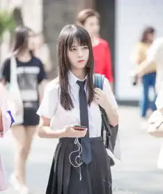 街拍小姐姐笑容甜美,这不会是掉落人间的仙女吧