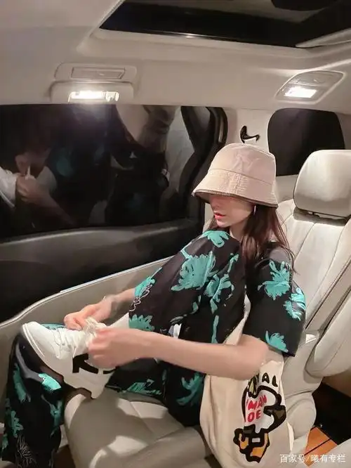 小敏家全员离婚成爆单带货王全靠周迅唐艺昕的美