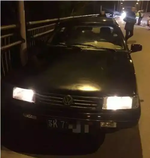 危险宝应一女子无驾驶证在马路上练车,称正准备科目三考试