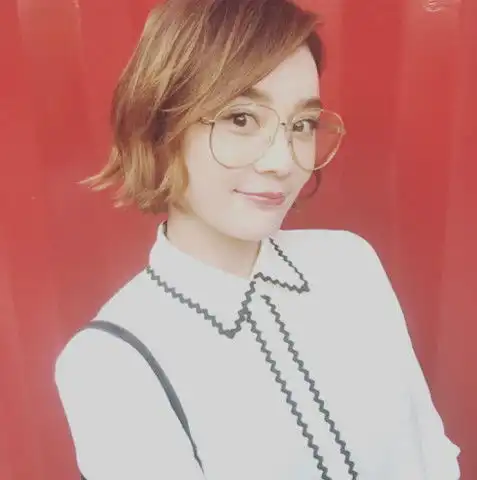 赵丽颖戴眼镜,迪丽热巴戴眼镜,杨颖戴眼镜,你给她们打多少分