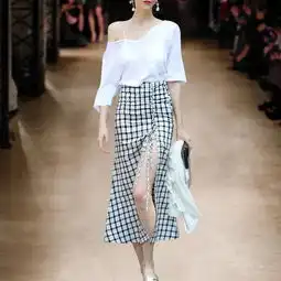 没有谁是天生的气质女王,学米兰时装周的摩登穿搭,做精致女人