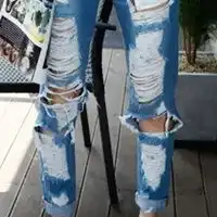 穿破洞裤坐着的头像破洞牛仔裤女生头像