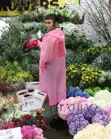 假脸也不顶用啦,现在ins上最红的女孩竟是个假人