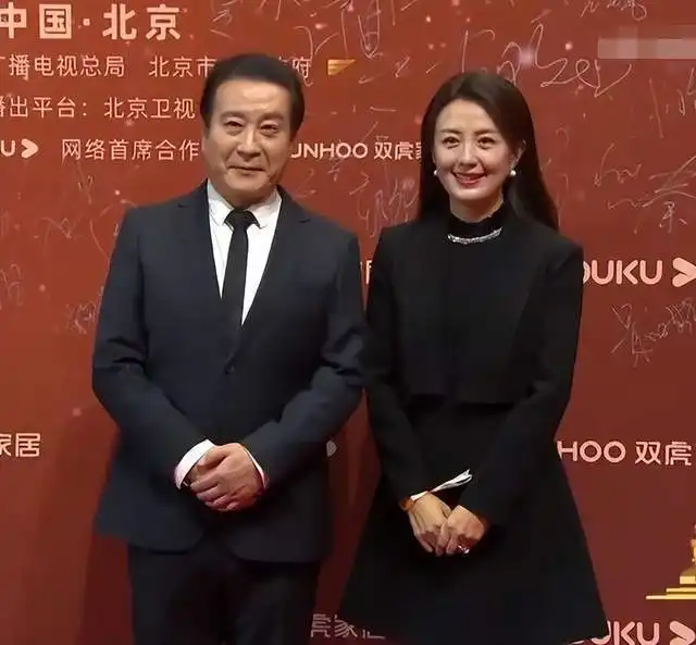 飞天奖红毯看点多,孙俪黑丝妩媚,闫妮女人味,热依扎成完美赢家