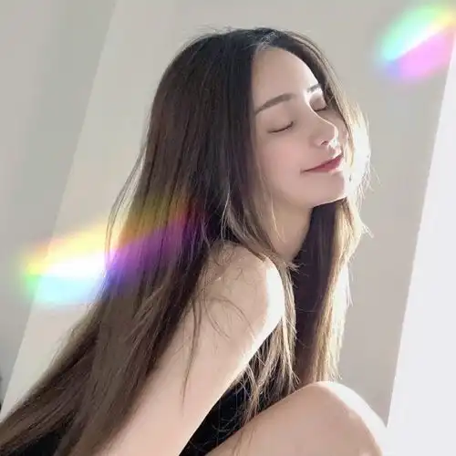 好看到犯规的头像很庆幸这次爱与被爱同时发生了