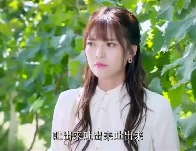 美女被开除后霸气回归,没想到竟被总裁和总监同时喜欢,咸鱼翻身也太快