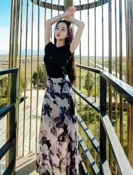 女人过了30岁衣服就要这样穿,才显高贵的气质