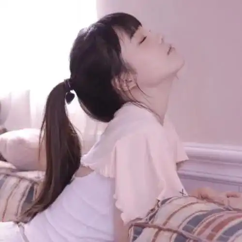 免费高清女生头像可爱真人qq微信女头,我以夏天的名义穿上短裙也替月亮夺走你的心事