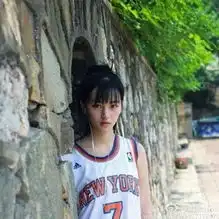 武大女神爆红小清新运动风被指完胜人大版