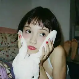 超甜美可爱短发女生微信头像5