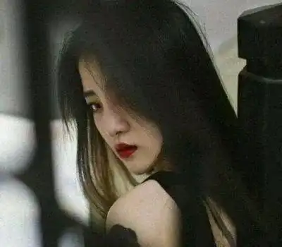 儿啊,陪嫁房你就和阿香住着,儿媳好欺负,婆婆话毕就慌了