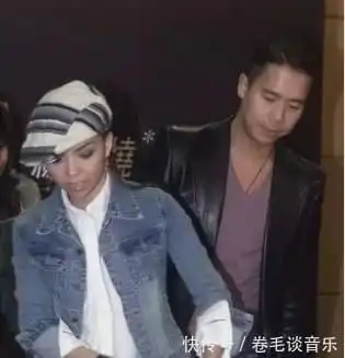 39岁霍启刚前女友嫁人婚礼现场奢华似仙境,大10岁老公情史丰富