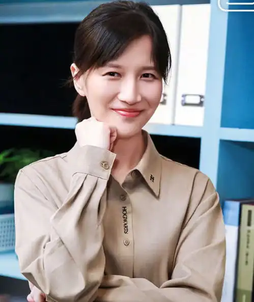 papi酱独立女性人设翻车孩子随父姓被群嘲,霸气暗讽网友挑刺