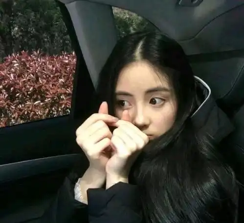 狮子座谈恋爱会做什么事情送你礼物,会让你感觉到浪漫