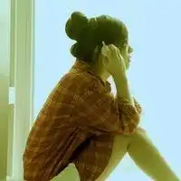 谁有戴耳机的女生头像,谁有给我几张,,,
