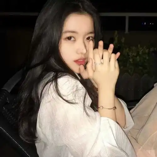 超级意境的女生头像