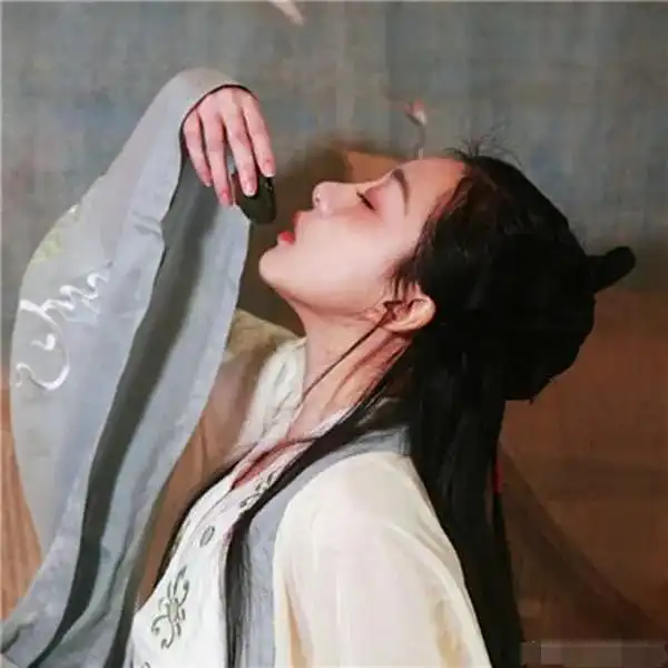 女人这一脚踹得好过来人看完都忍不住笑了