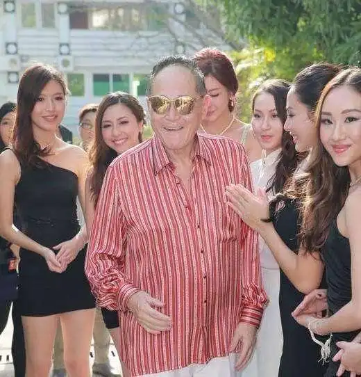 身价过百亿的赵世曾,一生未娶,直言女人是我快乐的源泉