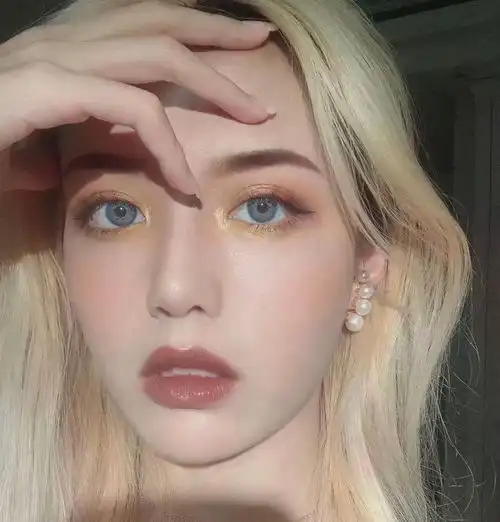 优质女头我希望你能像初识我那般热衷于我