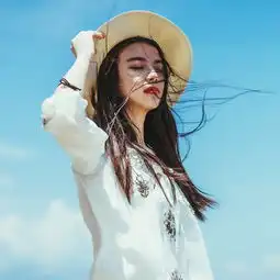 风吹起散落的年华雨打乱如花的流年