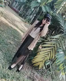 张馨予妈妈拍照少女心爆棚,网友母女情如姊妹