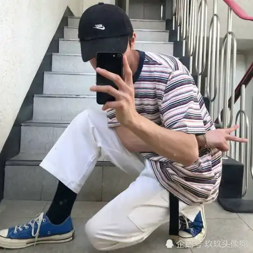 和男票第一次接吻时,若他有这3种表现,显然是个新手