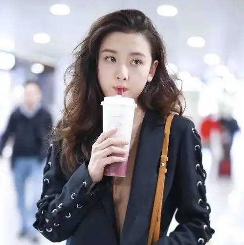 迷人计丨女明星扎麻花辫宋祖儿超高级,郑爽像招娣一言难尽